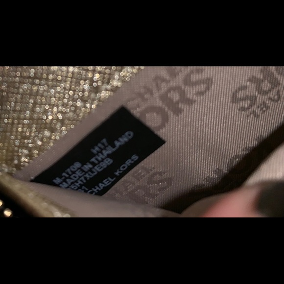 ⭐️⭐️Michael Kors Jet Set Phone wristlet!
